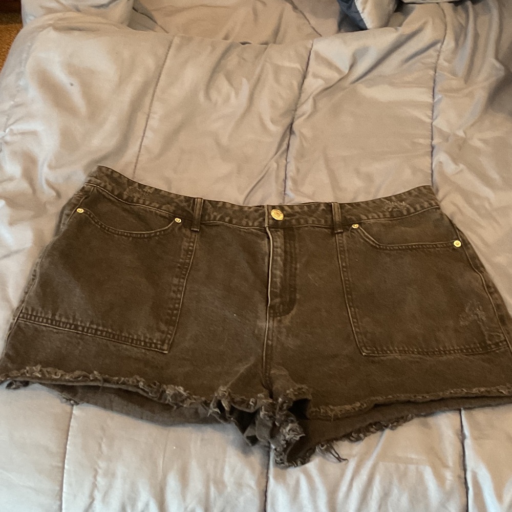 Forever 21  Black Jean Shorts